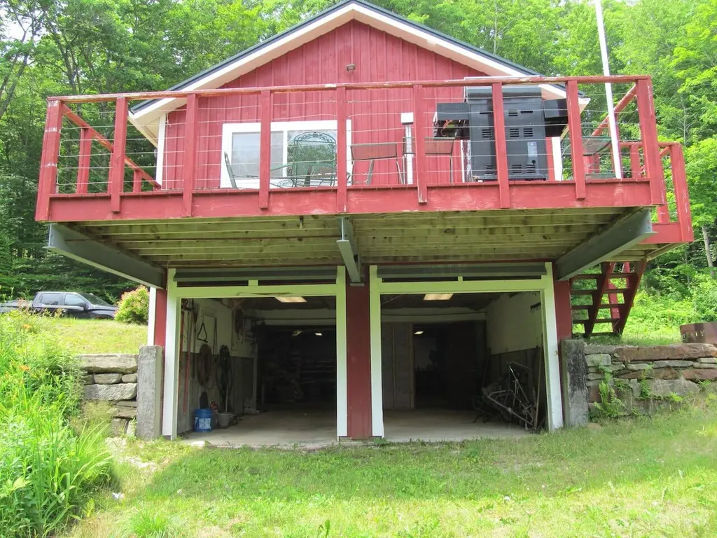 101 Thurlow Drive Hartford ME 04220