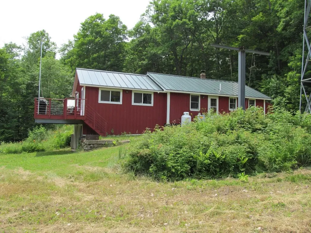 101 Thurlow Drive Hartford ME 04220