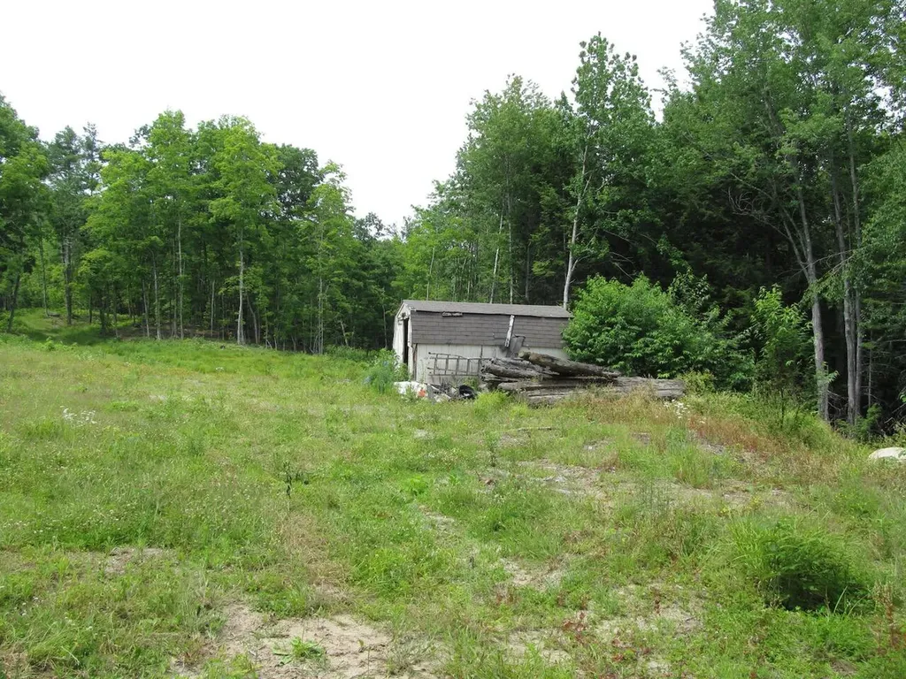 101 Thurlow Drive Hartford ME 04220