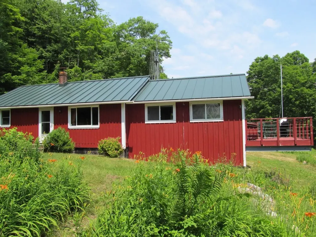 101 Thurlow Drive Hartford ME 04220