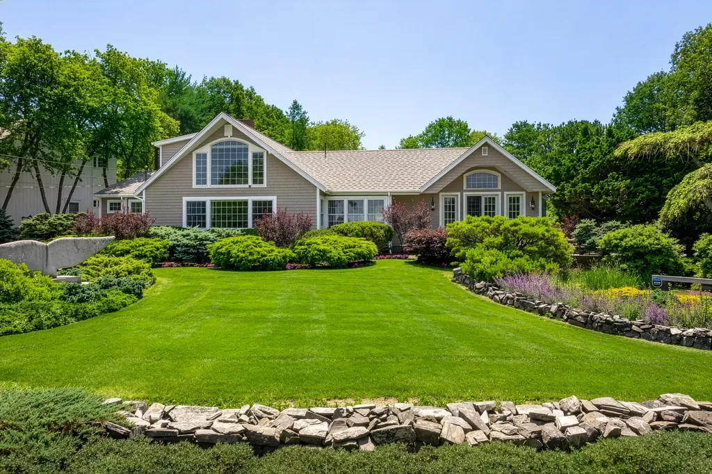 25 Bayberry Lane York ME 03902