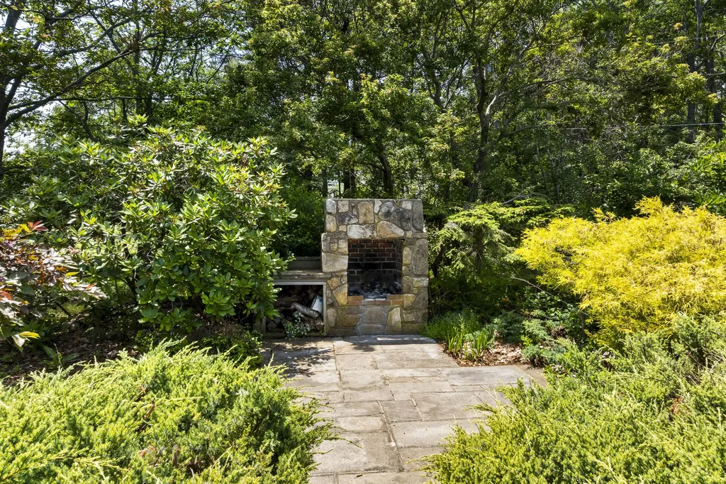 25 Bayberry Lane York ME 03902