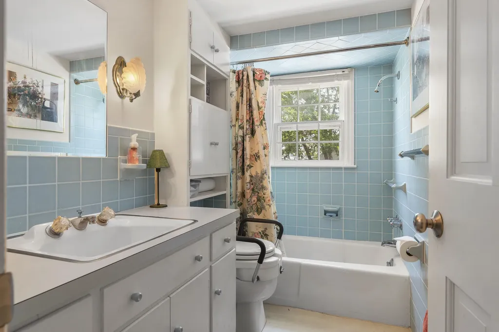 25 Bayberry Lane York ME 03902