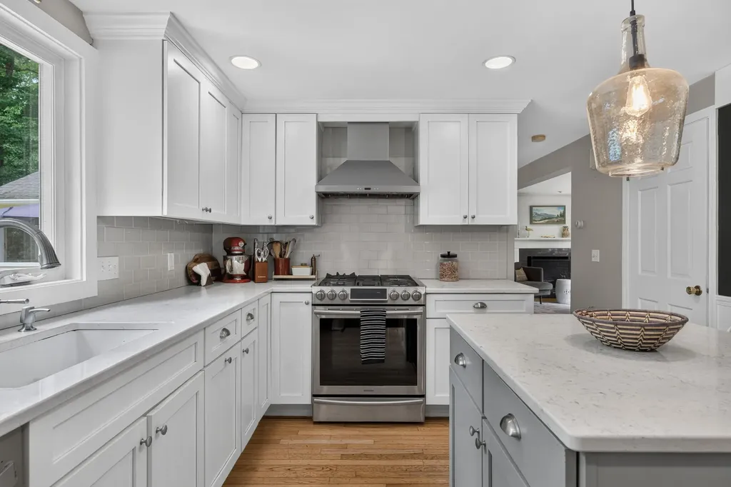 6 Surrey Lane Cumberland ME 04110
