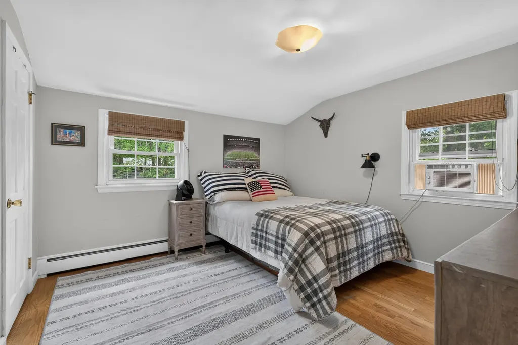 6 Surrey Lane Cumberland ME 04110