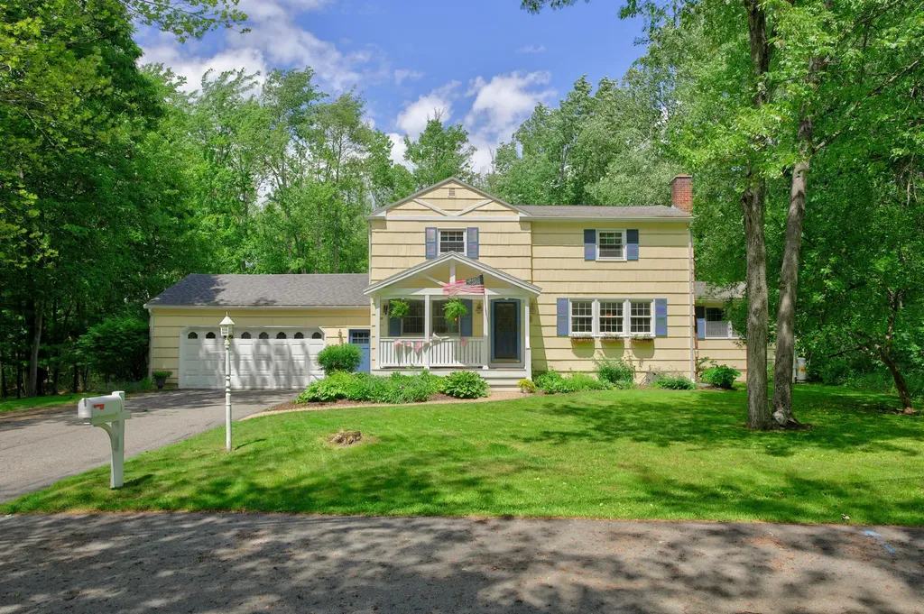 6 Surrey Lane Cumberland ME 04110