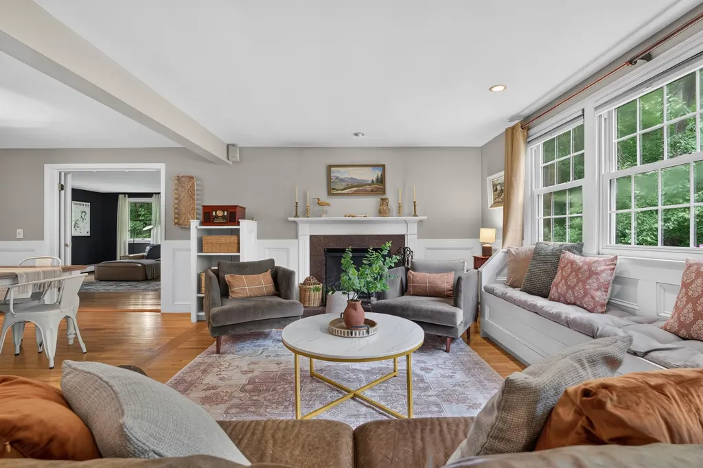 6 Surrey Lane Cumberland ME 04110