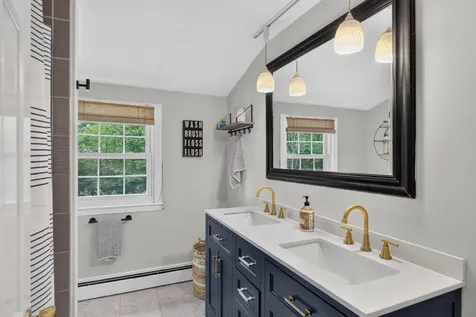 6 Surrey Lane Cumberland ME 04110