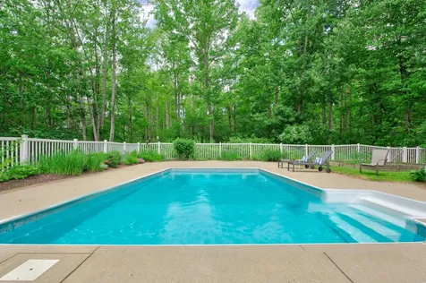 6 Surrey Lane Cumberland ME 04110
