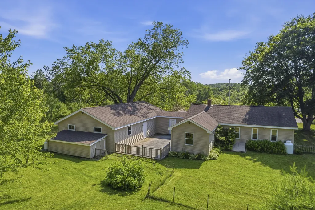 761 Gardiner Road Wiscasset ME 04578