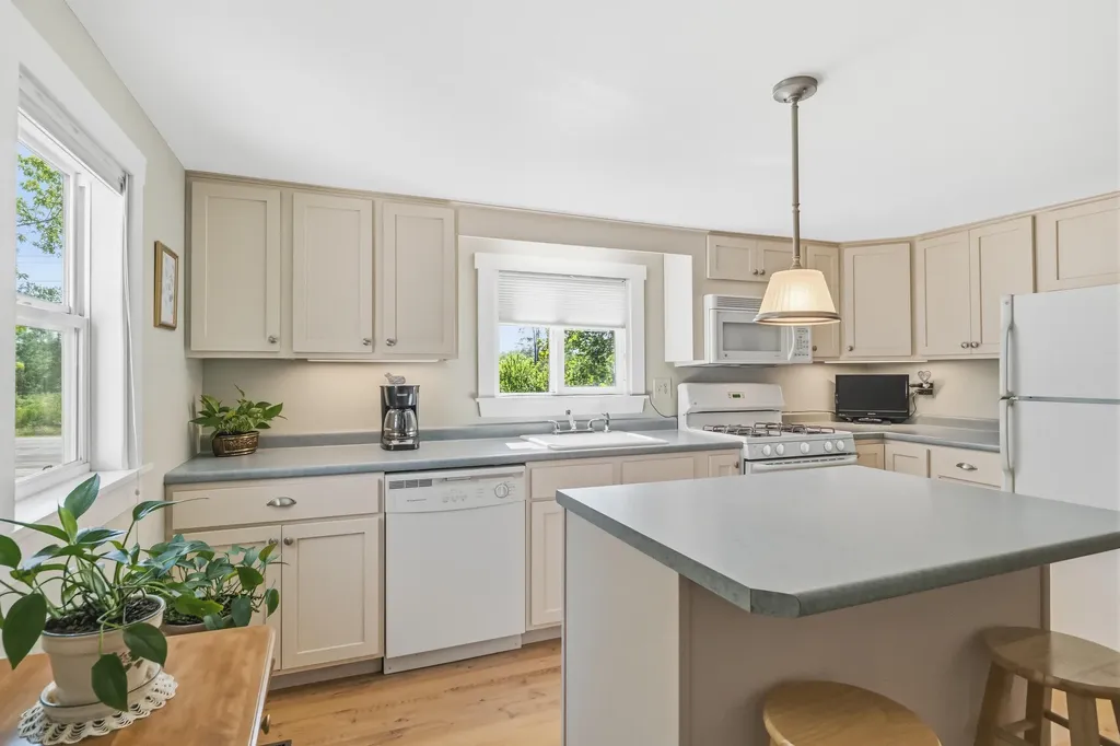 761 Gardiner Road Wiscasset ME 04578