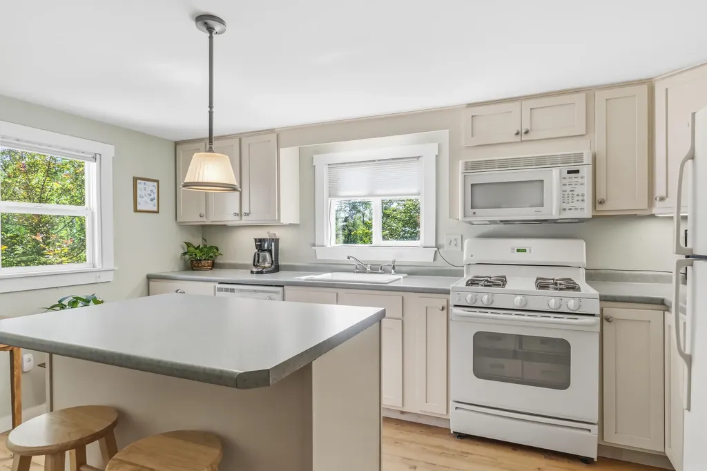 761 Gardiner Road Wiscasset ME 04578