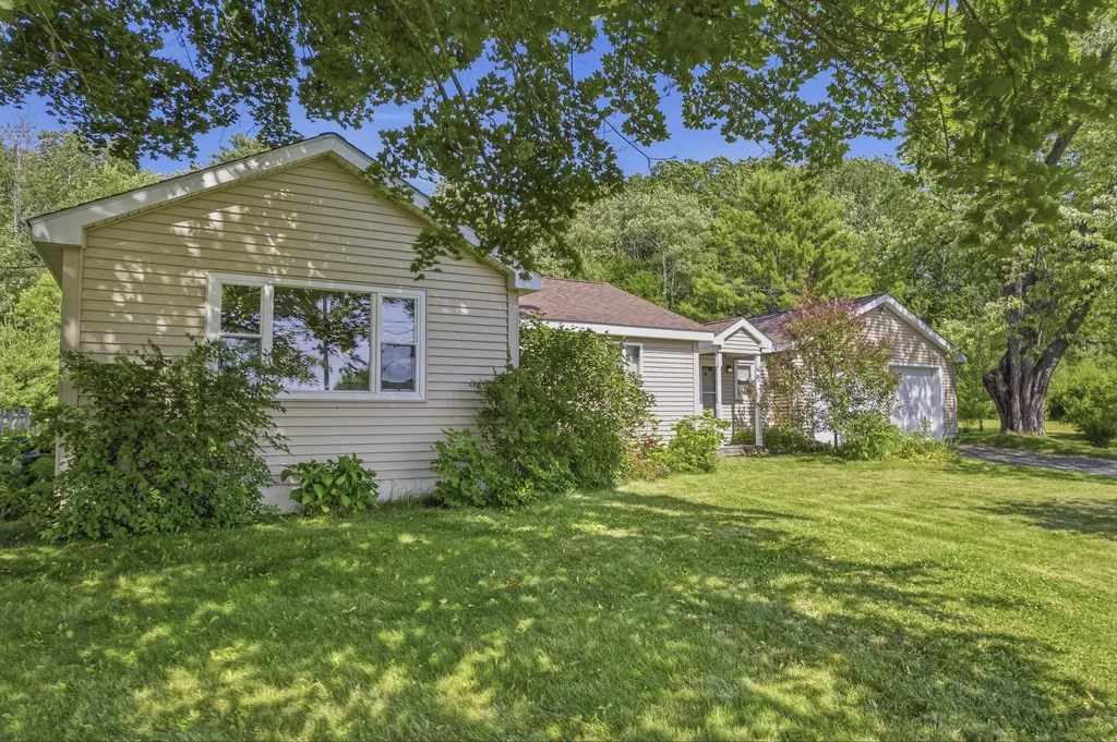 761 Gardiner Road Wiscasset ME 04578
