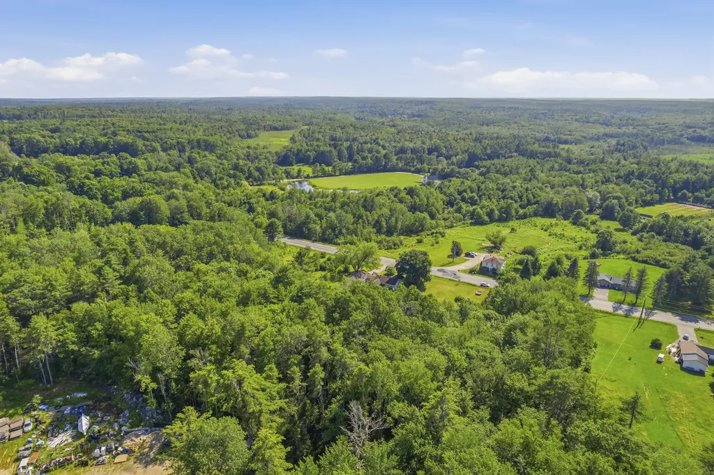 761 Gardiner Road Wiscasset ME 04578