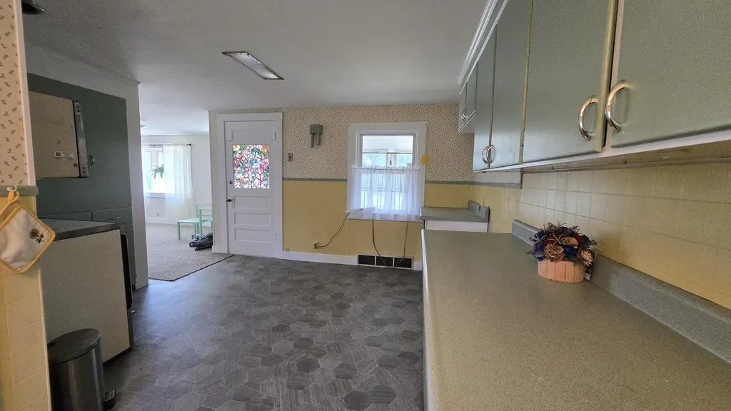 96 Highland Terrace Mexico ME 04257