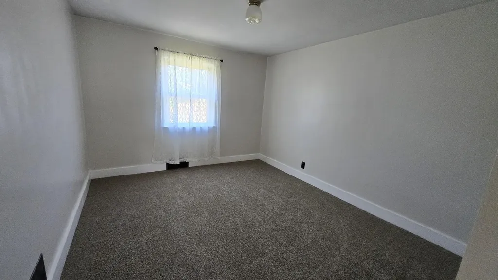 96 Highland Terrace Mexico ME 04257