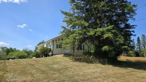 96 Highland Terrace Mexico ME 04257