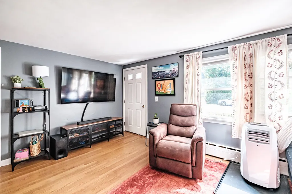 110 Narragansett Street Gorham ME 04038