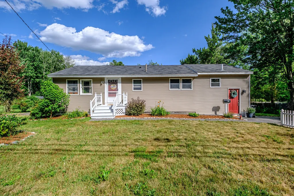 110 Narragansett Street Gorham ME 04038