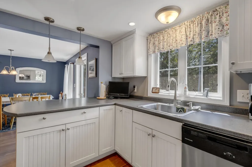 8 Harbor View Phippsburg ME 04562