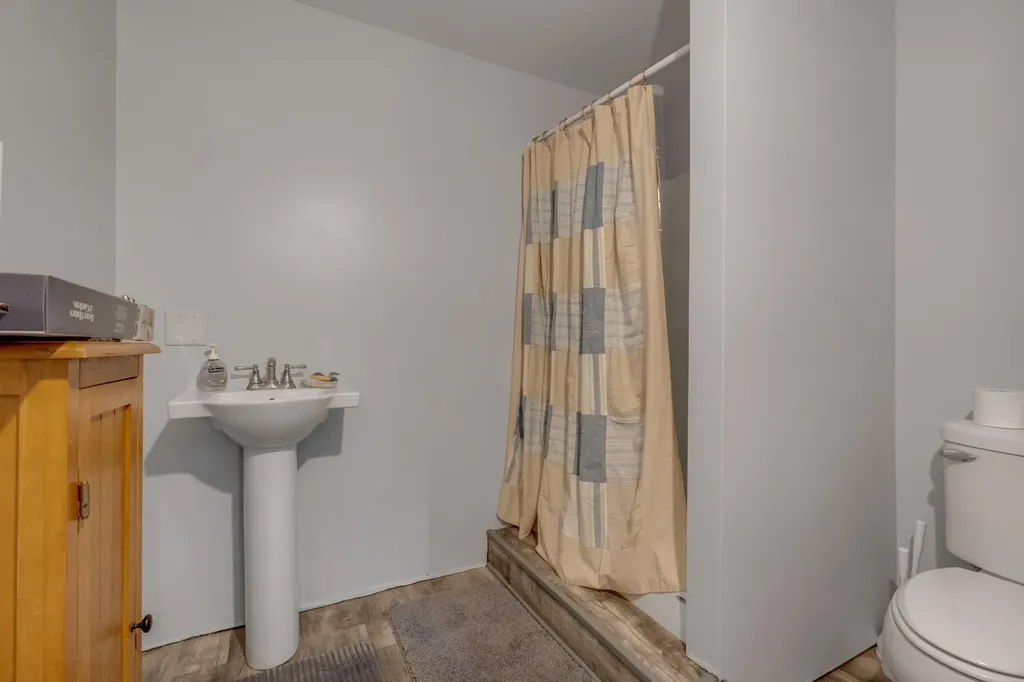8 Harbor View Phippsburg ME 04562