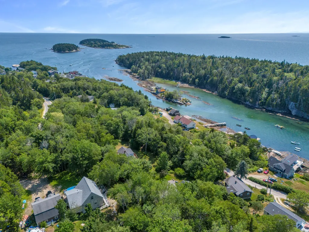 8 Harbor View Phippsburg ME 04562