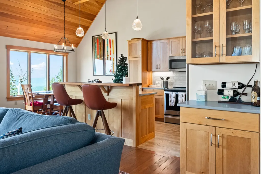 10 Hendrickson Drive Sandy River Plt ME 04970