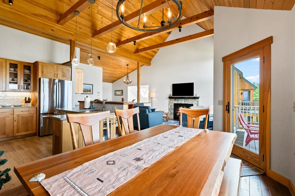 10 Hendrickson Drive Sandy River Plt ME 04970