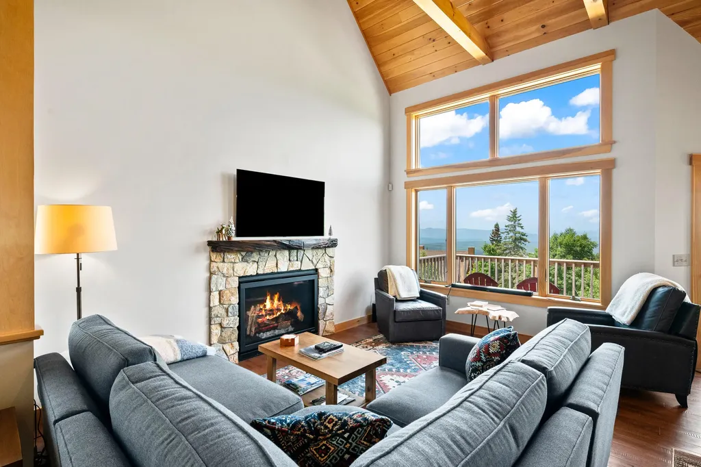 10 Hendrickson Drive Sandy River Plt ME 04970