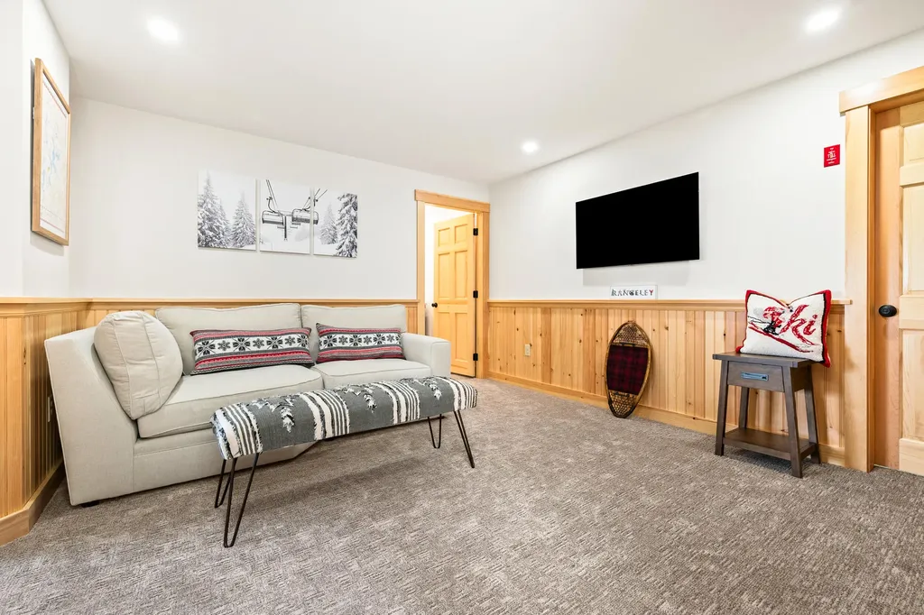 10 Hendrickson Drive Sandy River Plt ME 04970