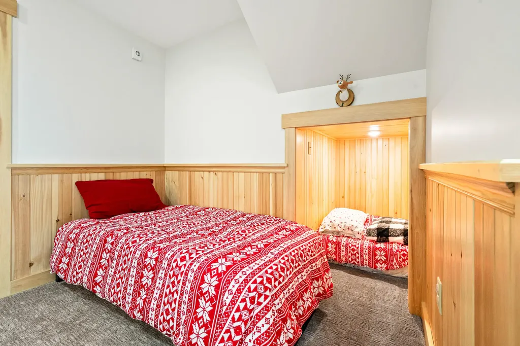 10 Hendrickson Drive Sandy River Plt ME 04970