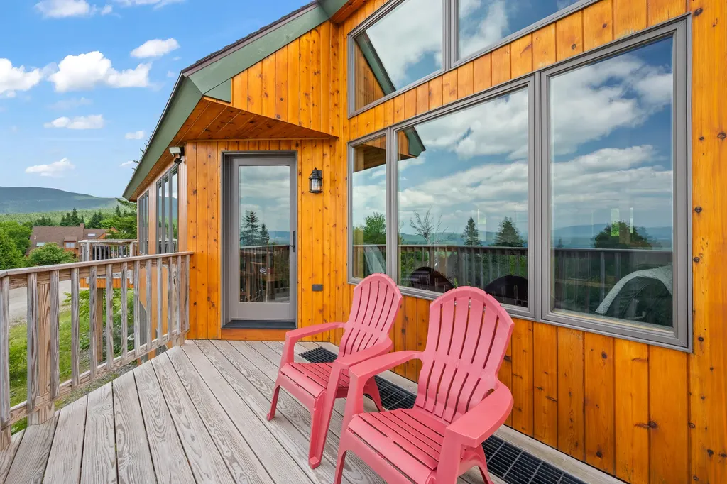 10 Hendrickson Drive Sandy River Plt ME 04970