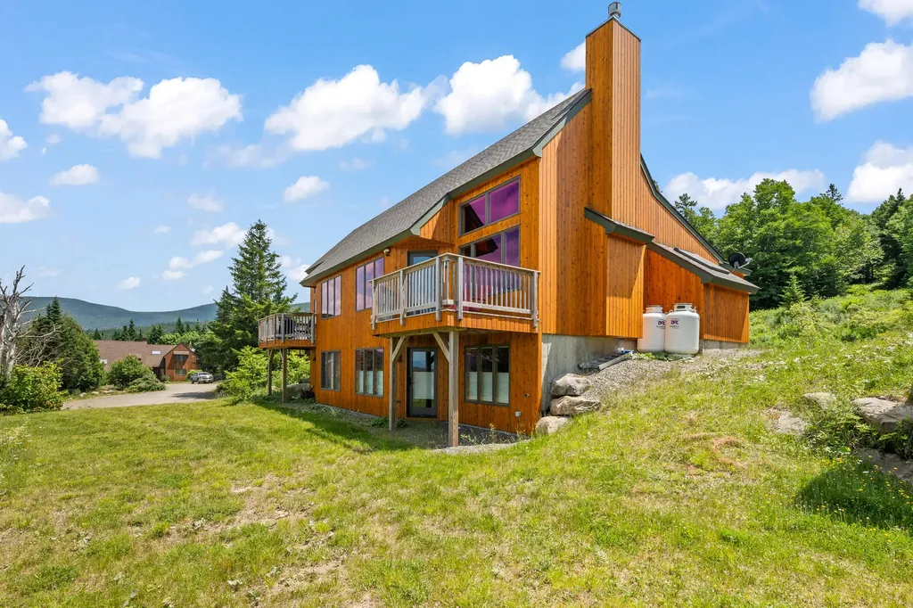 10 Hendrickson Drive Sandy River Plt ME 04970