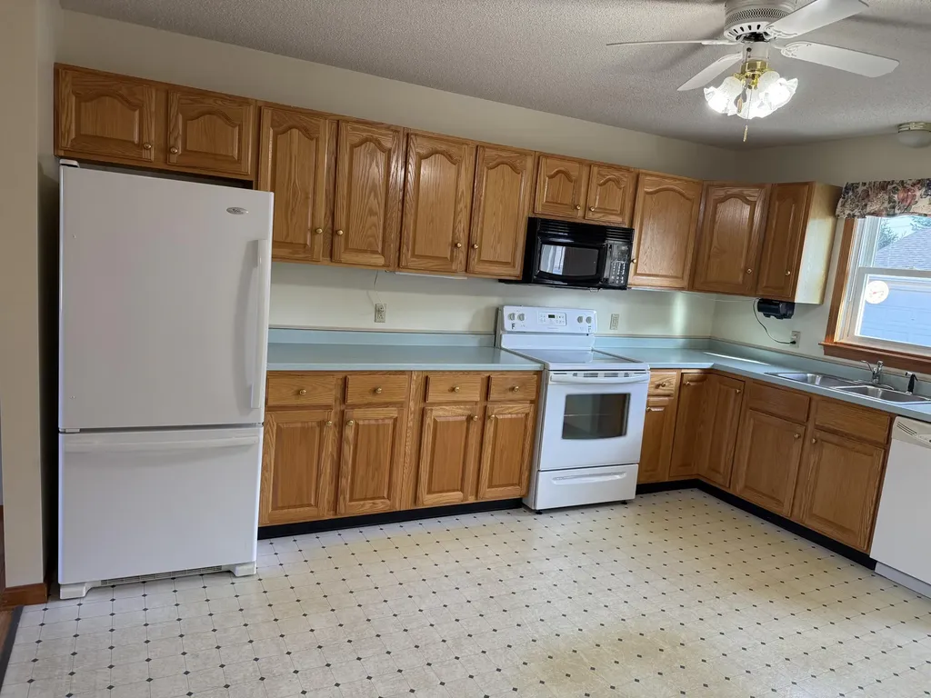 28 Meadow View Lane Winslow ME 04901