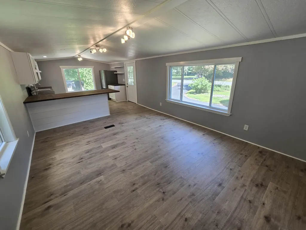 522 North Street Hermon ME 04401