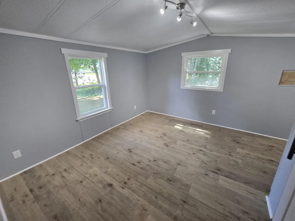 522 North Street Hermon ME 04401