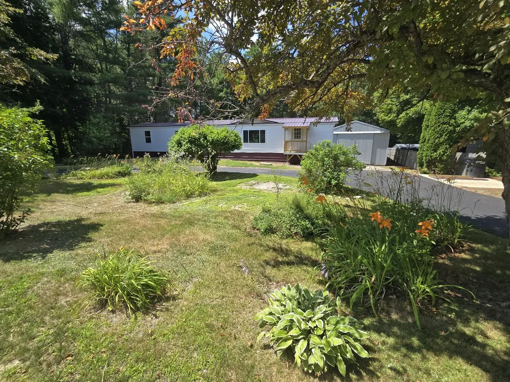 522 North Street Hermon ME 04401
