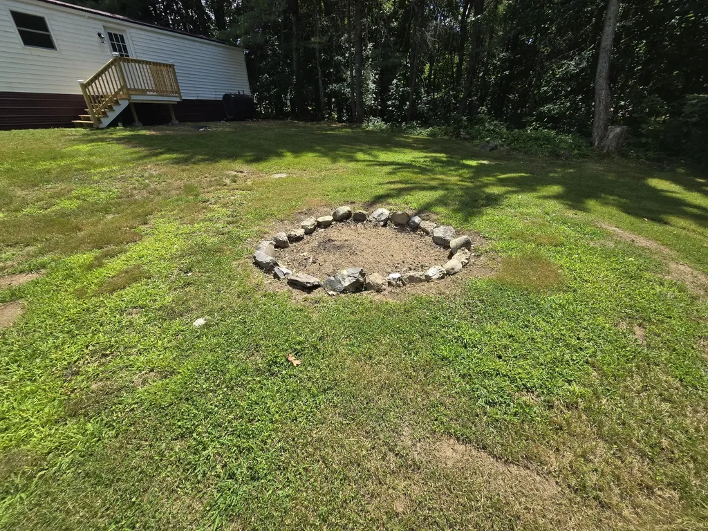 522 North Street Hermon ME 04401