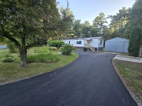 522 North Street Hermon ME 04401