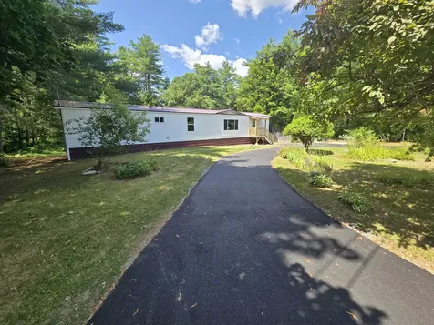 522 North Street Hermon ME 04401