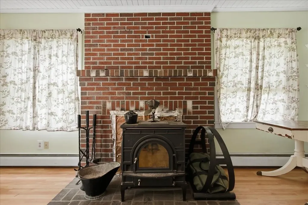 238 Bowdoinham Road Sabattus ME 04280