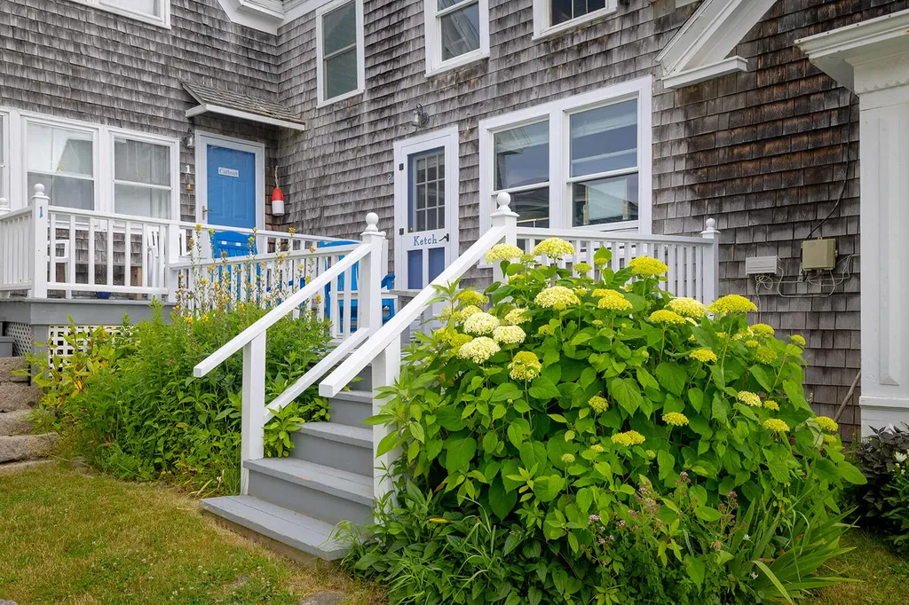60 Main Street Stonington ME 04681