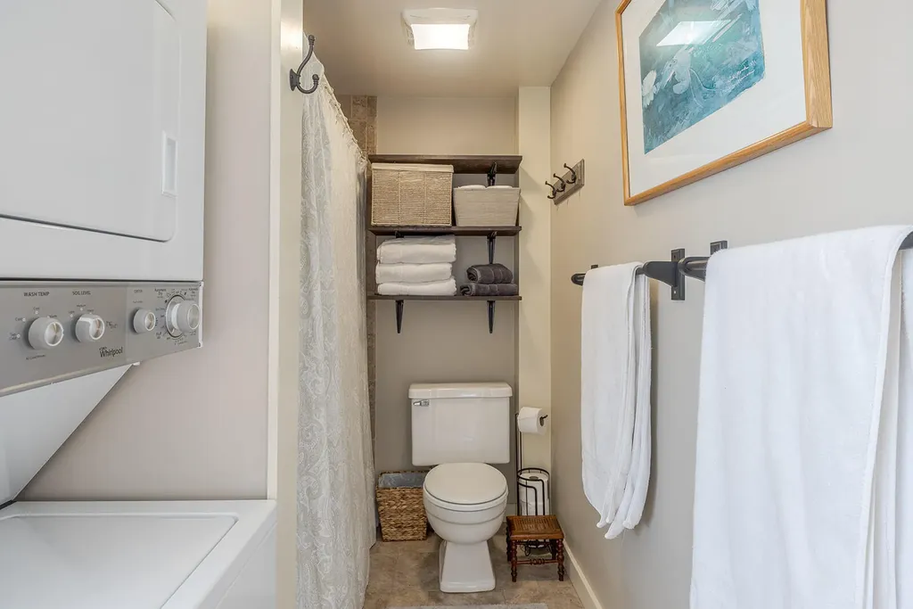 60 Main Street Stonington ME 04681