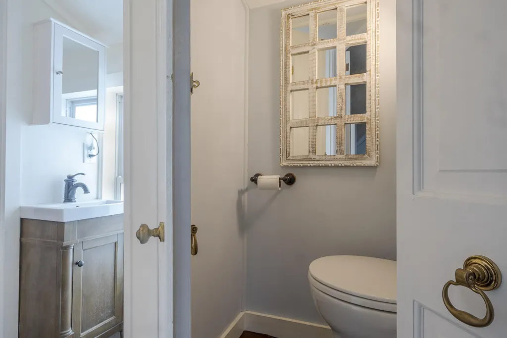 60 Main Street Stonington ME 04681