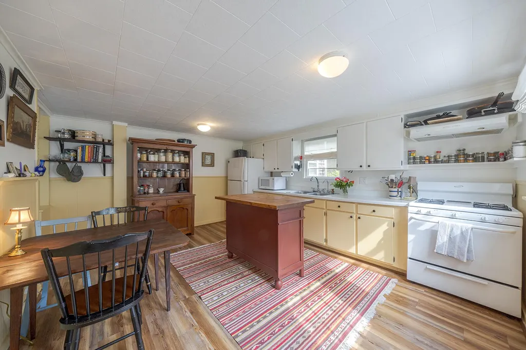60 Main Street Stonington ME 04681