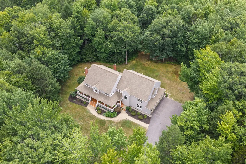 29 Blue Moon Drive North Yarmouth ME 04097