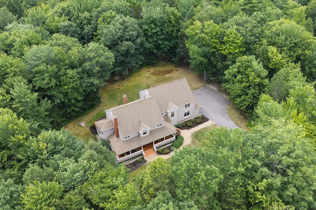 29 Blue Moon Drive North Yarmouth ME 04097