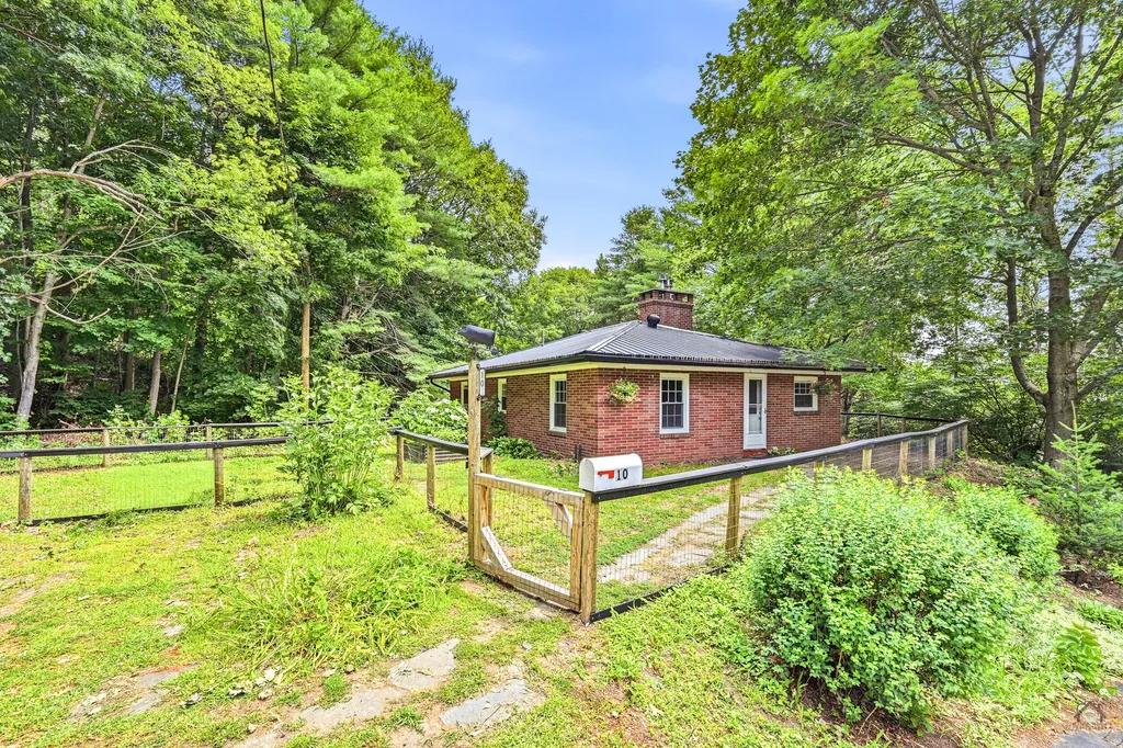 10 Hillcrest Road Livermore Falls ME 04254