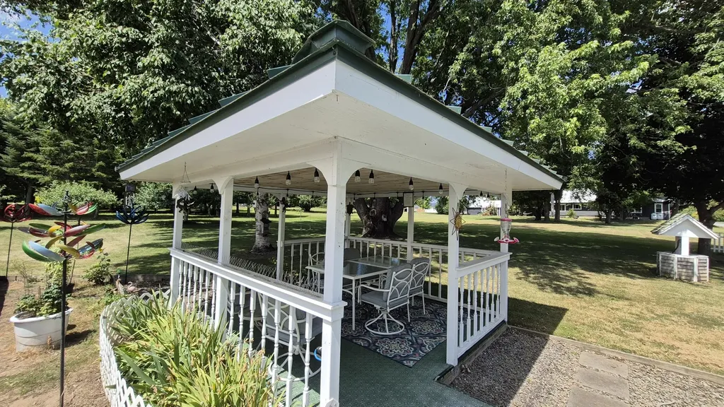 31 Hussey Road Albion ME 04910