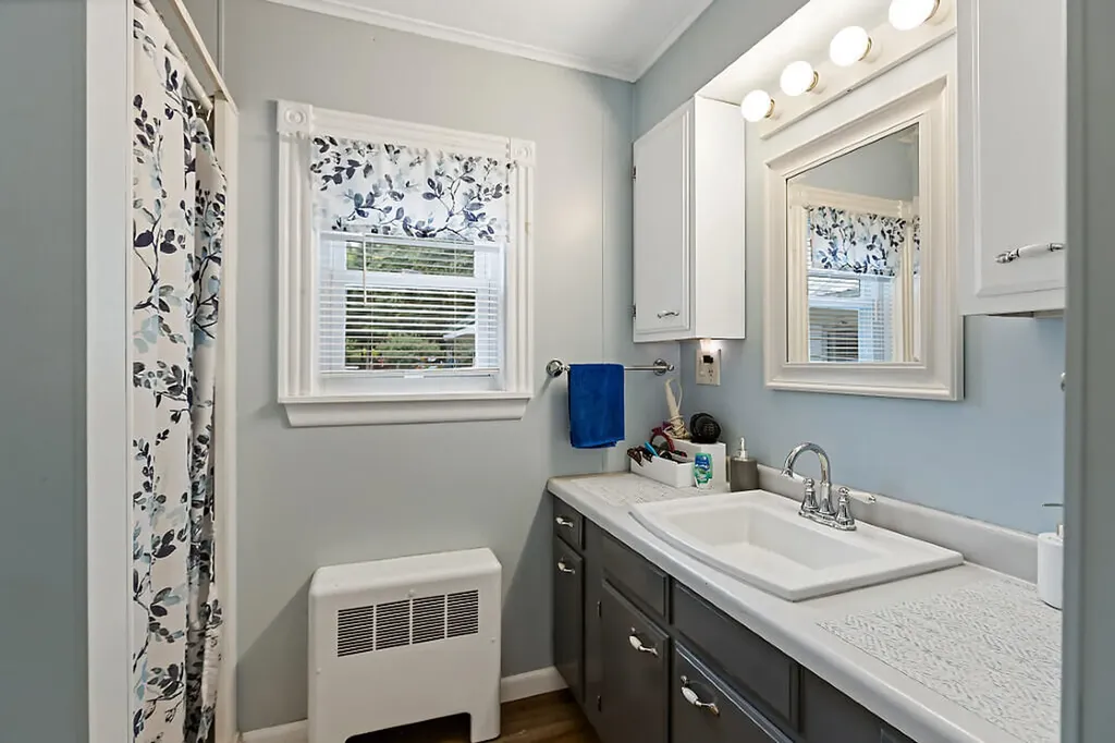 31 Hussey Road Albion ME 04910